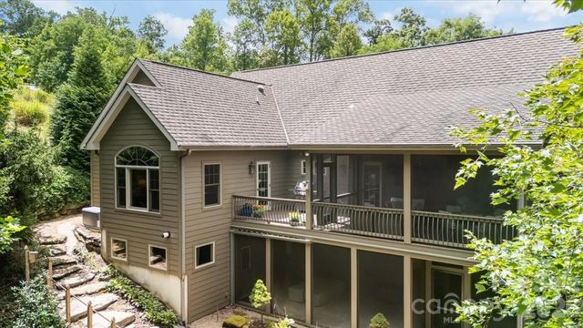 82 Wood Owl Court, Hendersonville, NC 28791
