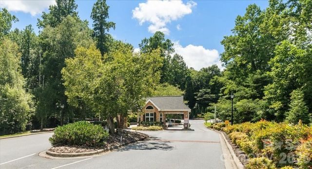 82 Wood Owl Court, Hendersonville, NC 28791