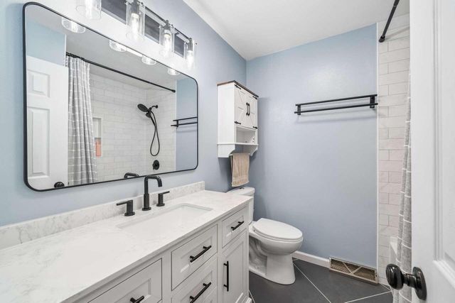 2940 Lake Vista COURT, Racine, WI 53402