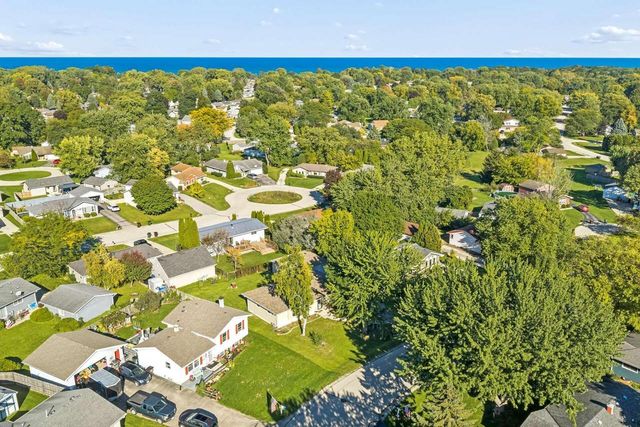 2940 Lake Vista COURT, Racine, WI 53402