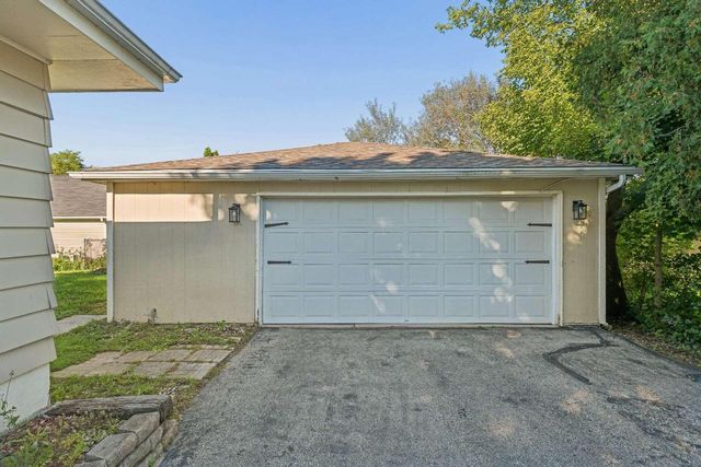 2940 Lake Vista COURT, Racine, WI 53402