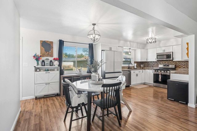 2940 Lake Vista COURT, Racine, WI 53402