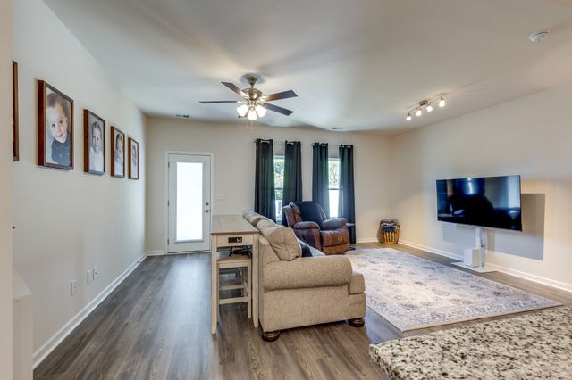 2635 Sherman Way, Columbia, TN 38401