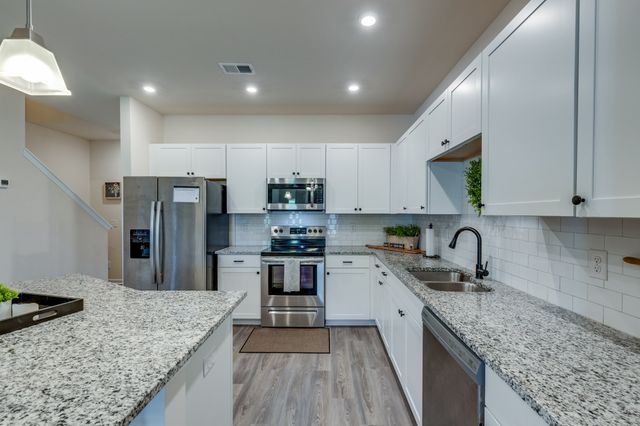2635 Sherman Way, Columbia, TN 38401