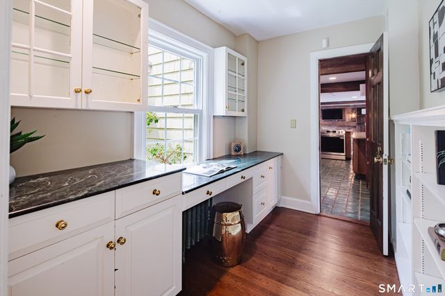 3 Holmewood Lane, New Canaan, CT 06840