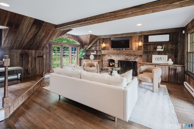 3 Holmewood Lane, New Canaan, CT 06840