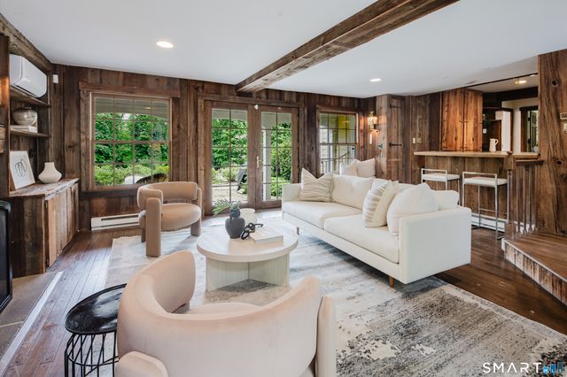 3 Holmewood Lane, New Canaan, CT 06840