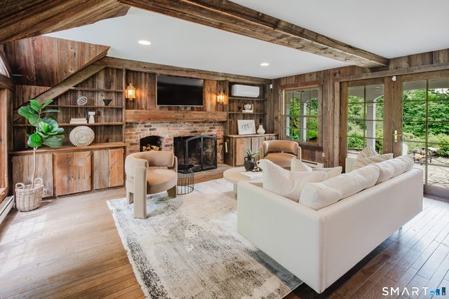 3 Holmewood Lane, New Canaan, CT 06840