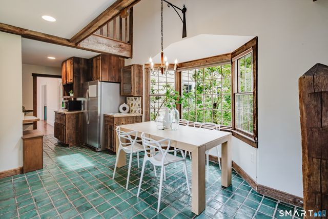 3 Holmewood Lane, New Canaan, CT 06840