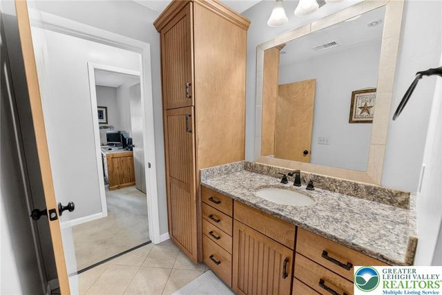 1873 Molinaro Drive, South Whitehall Twp, PA 18104