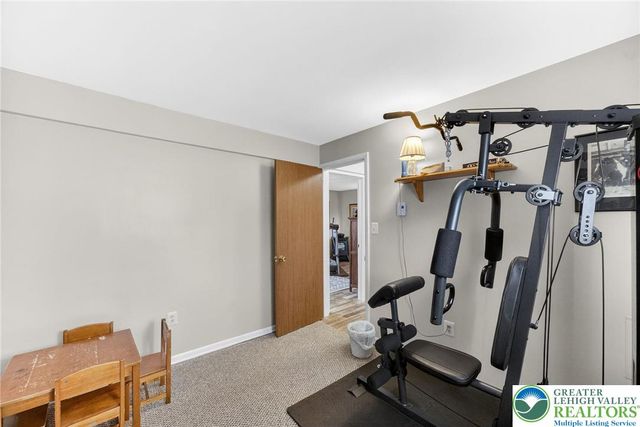 1873 Molinaro Drive, South Whitehall Twp, PA 18104