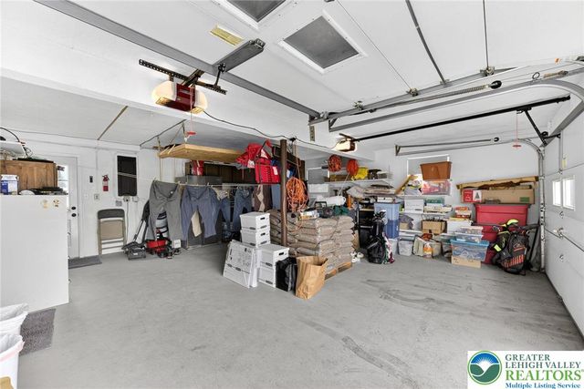 1873 Molinaro Drive, South Whitehall Twp, PA 18104