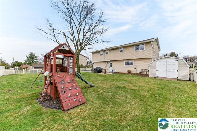 1873 Molinaro Drive, South Whitehall Twp, PA 18104