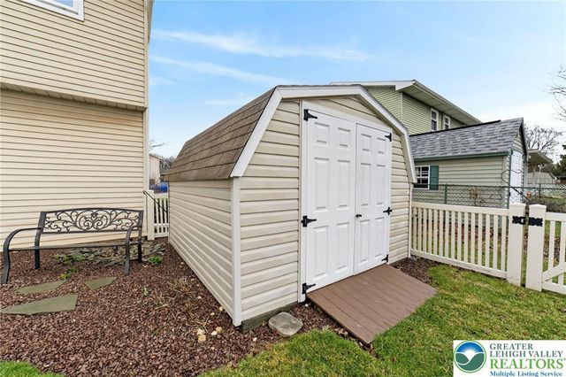 1873 Molinaro Drive, South Whitehall Twp, PA 18104