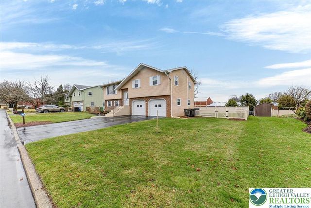 1873 Molinaro Drive, South Whitehall Twp, PA 18104