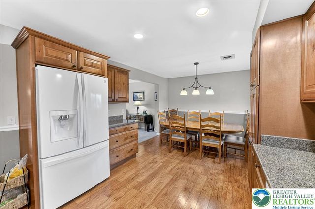 1873 Molinaro Drive, South Whitehall Twp, PA 18104