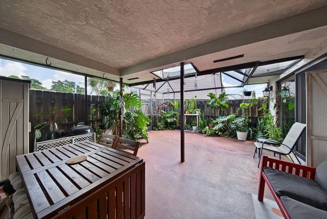 7693 Courtyard Run W, Boca Raton, FL 33433