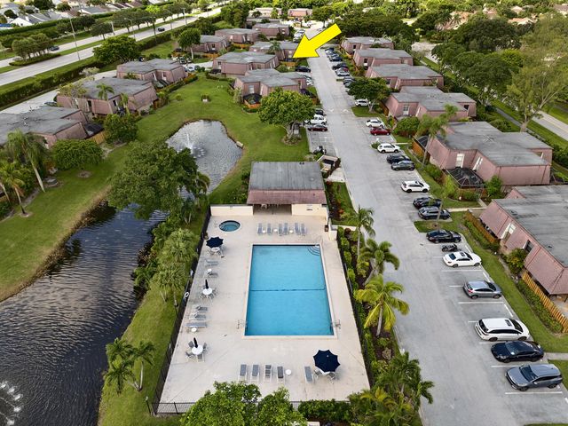 7693 Courtyard Run W, Boca Raton, FL 33433