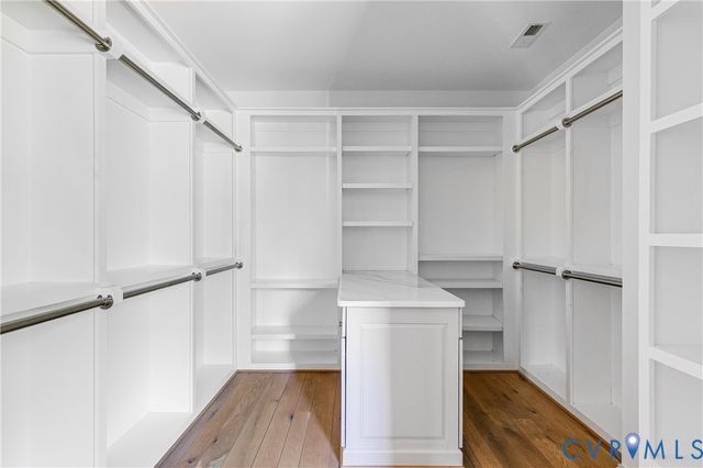 1712 Tulip Hill Dr, Midlothian, VA 23112
