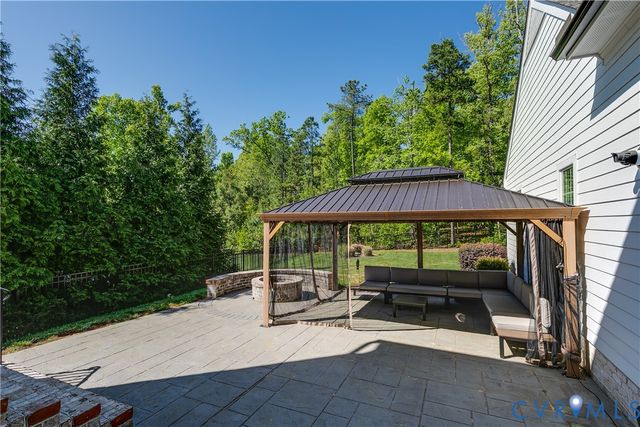 1712 Tulip Hill Dr, Midlothian, VA 23112