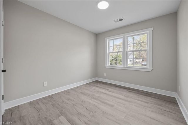 122 S School Street, Burlington, NC 27217