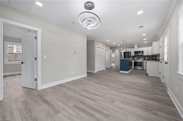 122 S School Street, Burlington, NC 27217