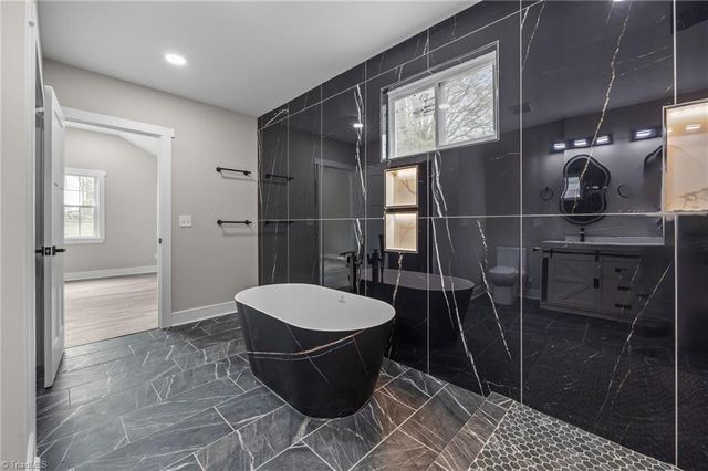 122 S School Street, Burlington, NC 27217