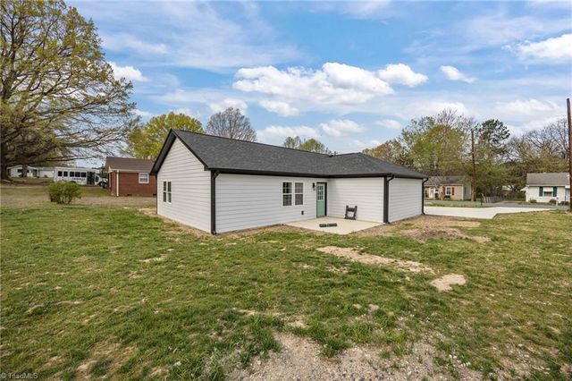 122 S School Street, Burlington, NC 27217