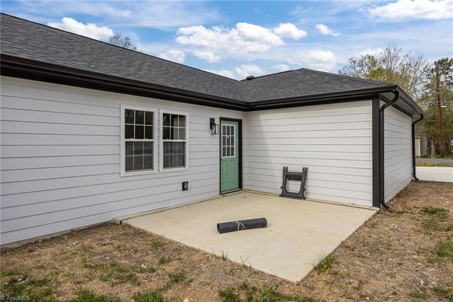 122 S School Street, Burlington, NC 27217