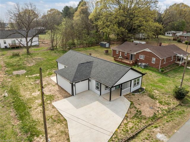 122 S School Street, Burlington, NC 27217