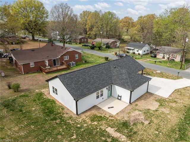 122 S School Street, Burlington, NC 27217