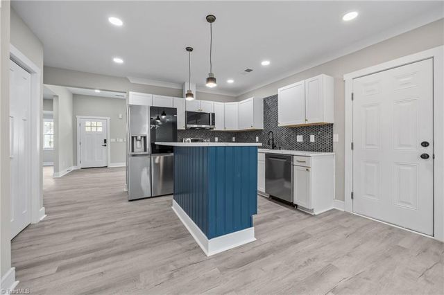 122 S School Street, Burlington, NC 27217