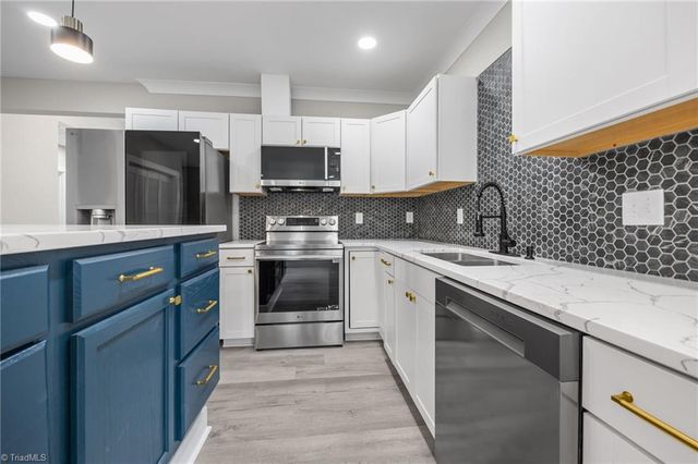 122 S School Street, Burlington, NC 27217