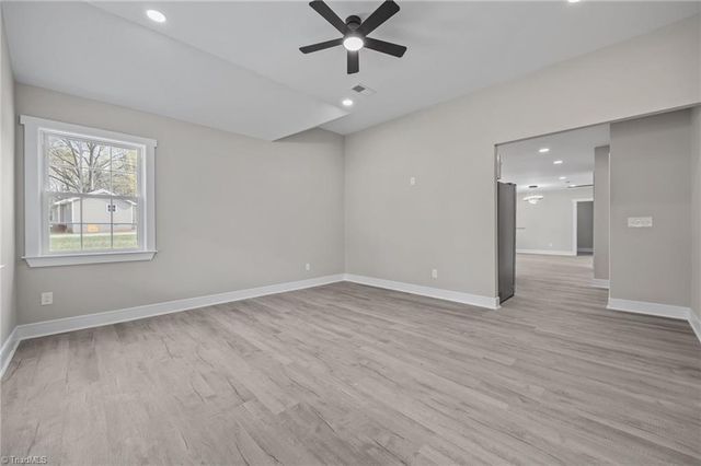 122 S School Street, Burlington, NC 27217