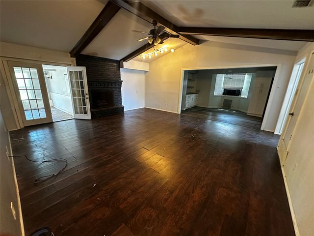 208 Connie Drive, Desoto, TX 75115