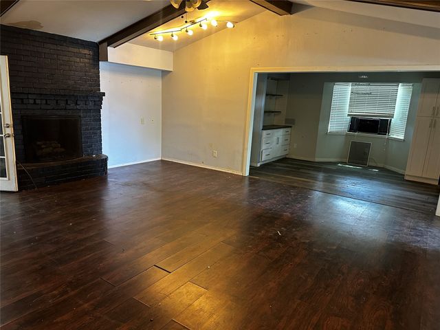 208 Connie Drive, Desoto, TX 75115