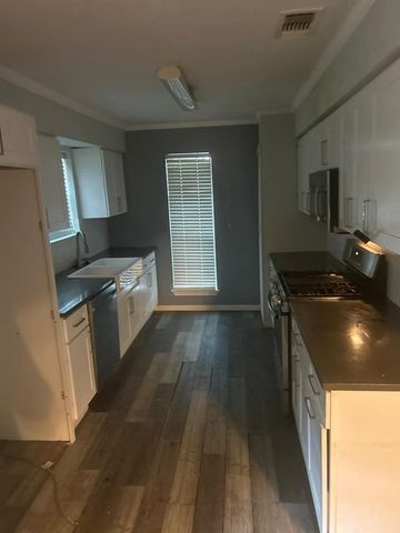 208 Connie Drive, Desoto, TX 75115