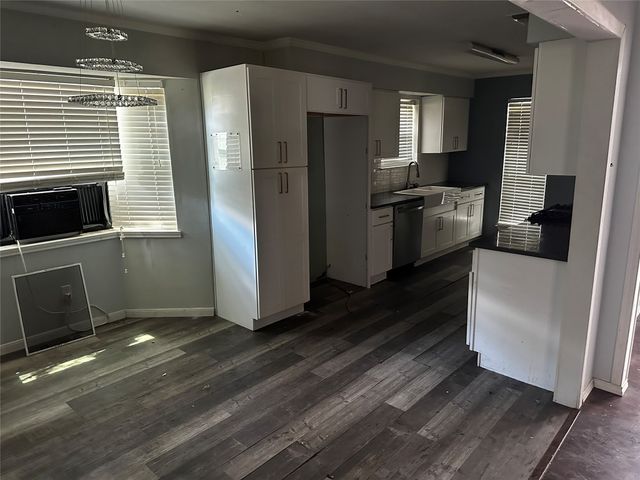 208 Connie Drive, Desoto, TX 75115