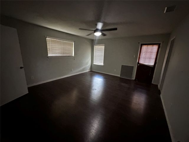 208 Connie Drive, Desoto, TX 75115