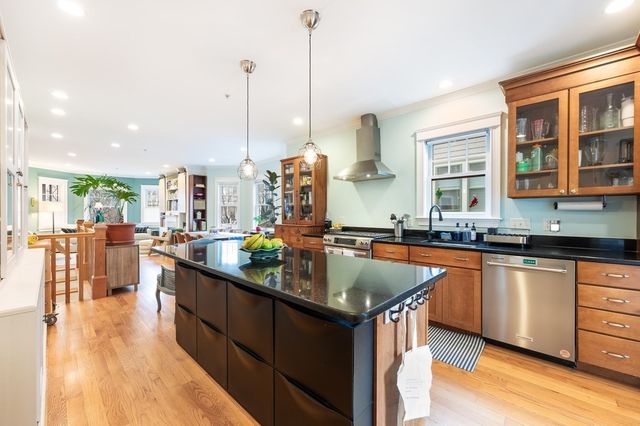 326 Concord Avenue 1, Cambridge, MA 02138