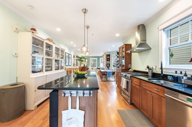 326 Concord Avenue 1, Cambridge, MA 02138