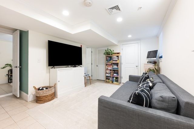 326 Concord Avenue 1, Cambridge, MA 02138