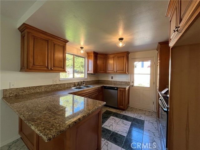 729 La Grange, Newbury Park (thousand Oaks), CA 91320