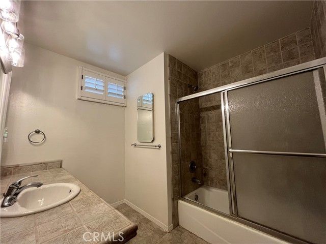 729 La Grange, Newbury Park (thousand Oaks), CA 91320