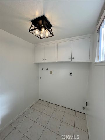 729 La Grange, Newbury Park (thousand Oaks), CA 91320