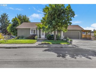1580 S 60th St, Springfield, OR 97478