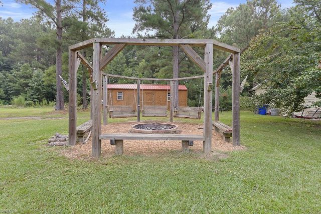 27 Crystal ST, Gates, NC 27937