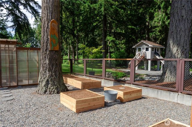 1511 11th Lane, Fox Island, WA 98333