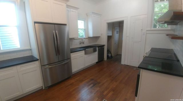 411 W Mistletoe Ave, San Antonio, TX 78212