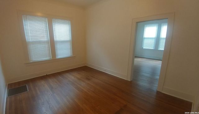 411 W Mistletoe Ave, San Antonio, TX 78212